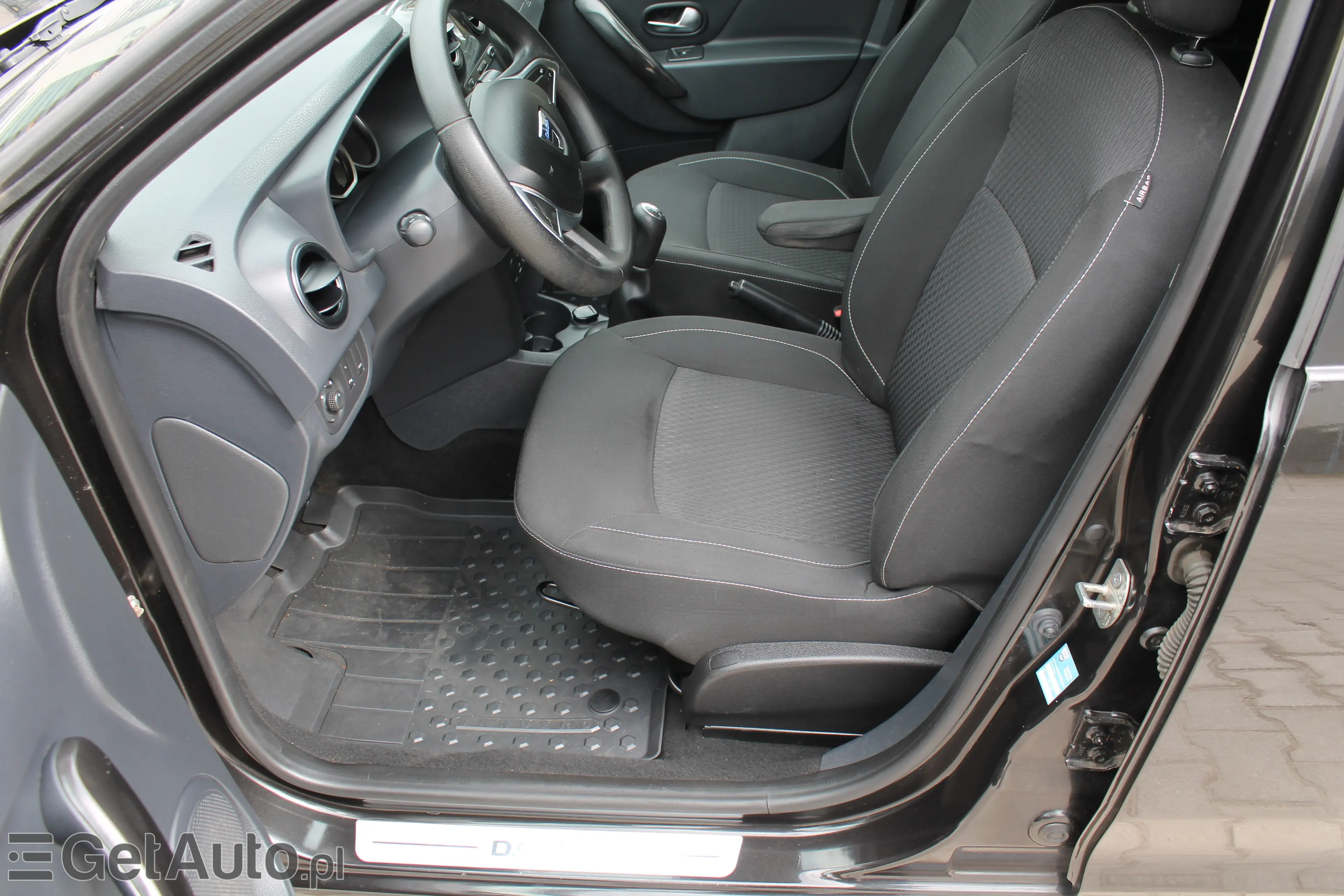 DACIA Sandero Laureate