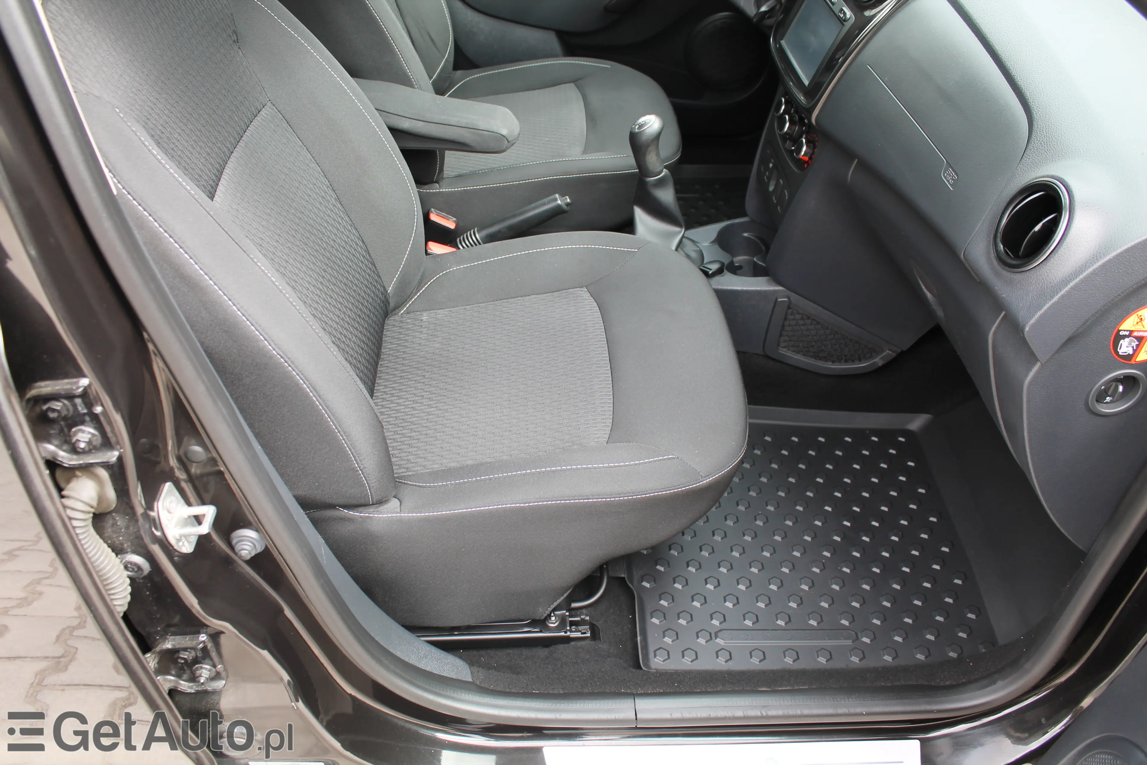 DACIA Sandero Laureate