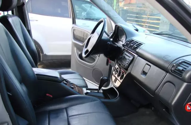 MERCEDES-BENZ Klasa M ML 270 CDI (163 KM) Automatic