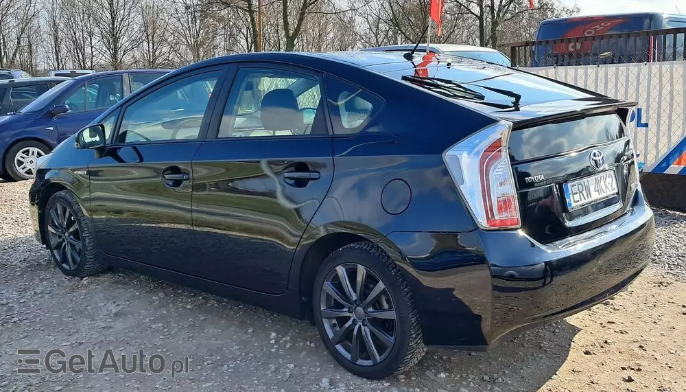 TOYOTA Prius (Hybrid) Life