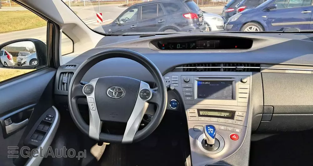 TOYOTA Prius (Hybrid) Life
