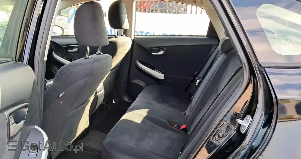 TOYOTA Prius (Hybrid) Life