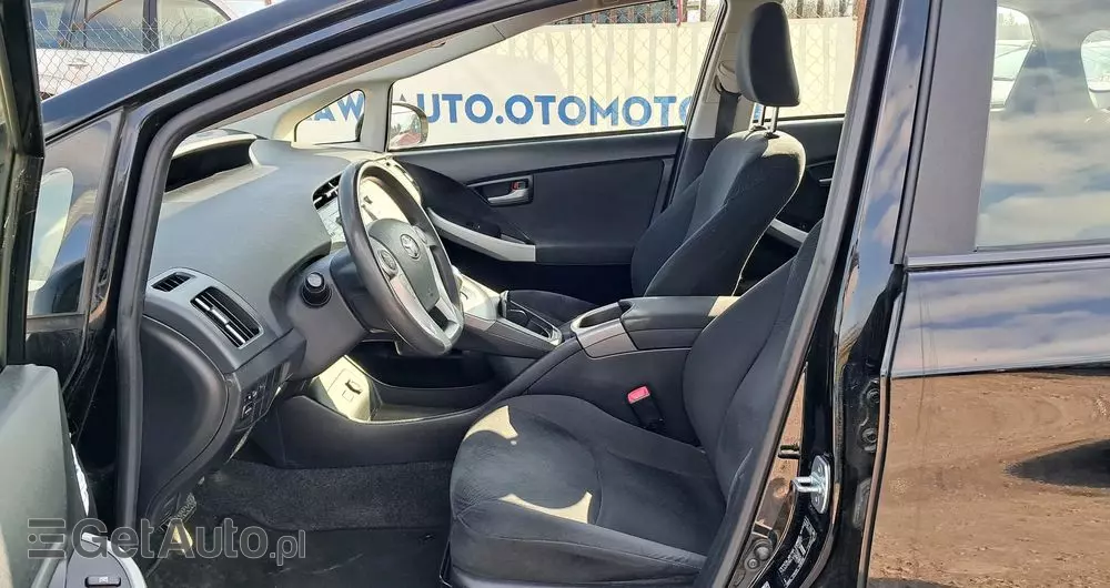 TOYOTA Prius (Hybrid) Life