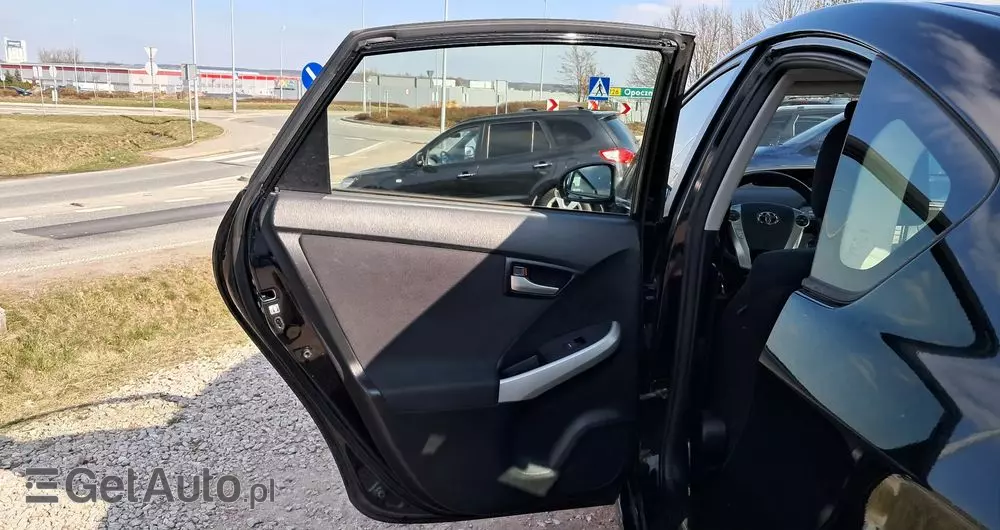 TOYOTA Prius (Hybrid) Life