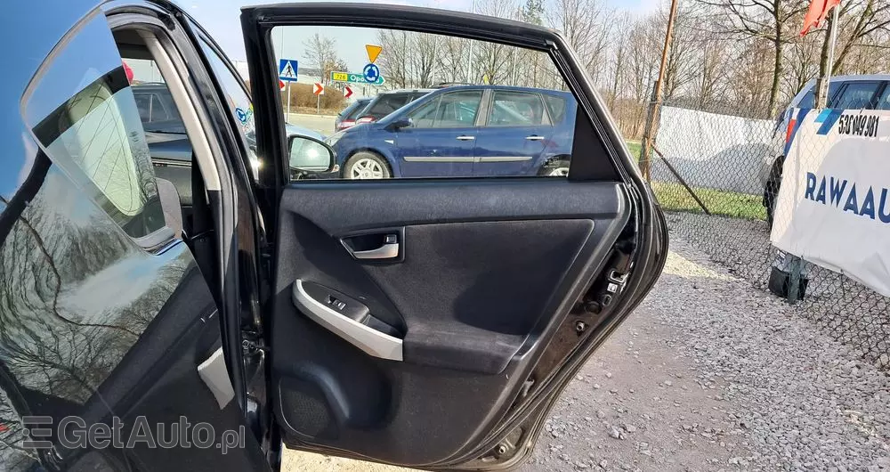 TOYOTA Prius (Hybrid) Life