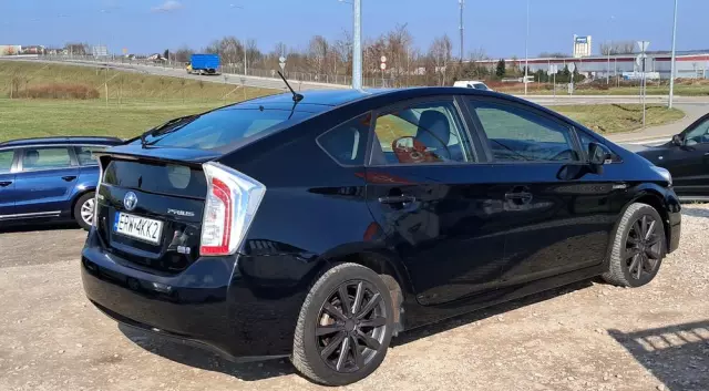 TOYOTA Prius (Hybrid) Life