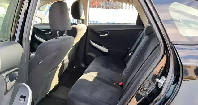 TOYOTA Prius (Hybrid) Life