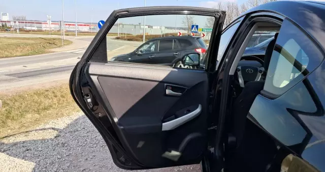 TOYOTA Prius (Hybrid) Life