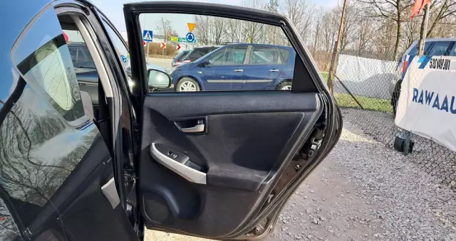 TOYOTA Prius (Hybrid) Life