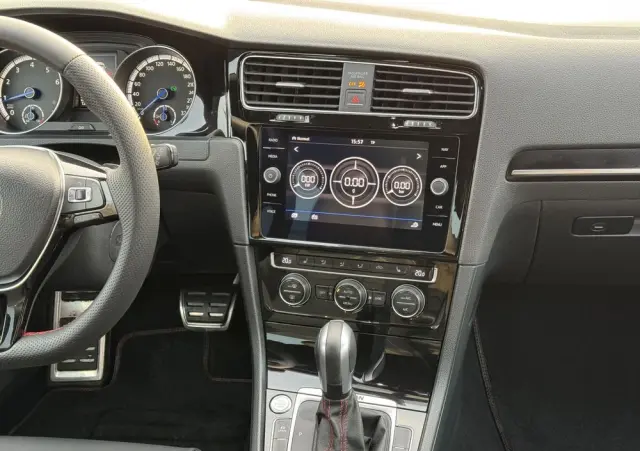 VOLKSWAGEN Golf R 4Motion BlueMotion Technology DSG