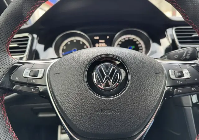 VOLKSWAGEN Golf R 4Motion BlueMotion Technology DSG