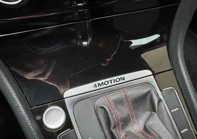 VOLKSWAGEN Golf R 4Motion BlueMotion Technology DSG