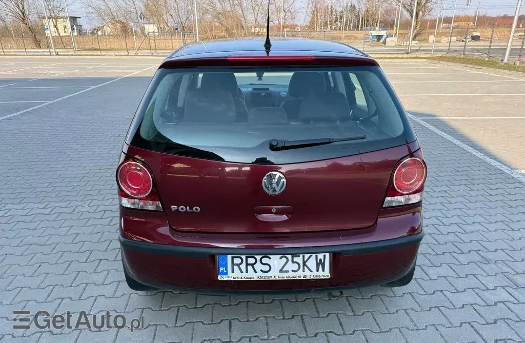 VOLKSWAGEN Polo 