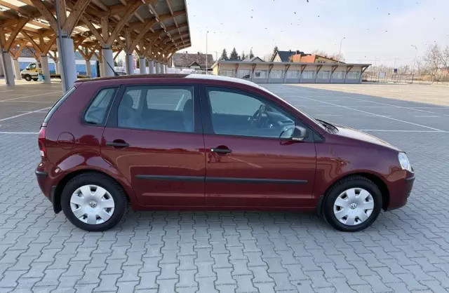 VOLKSWAGEN Polo 