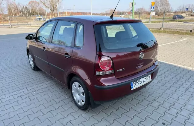 VOLKSWAGEN Polo 