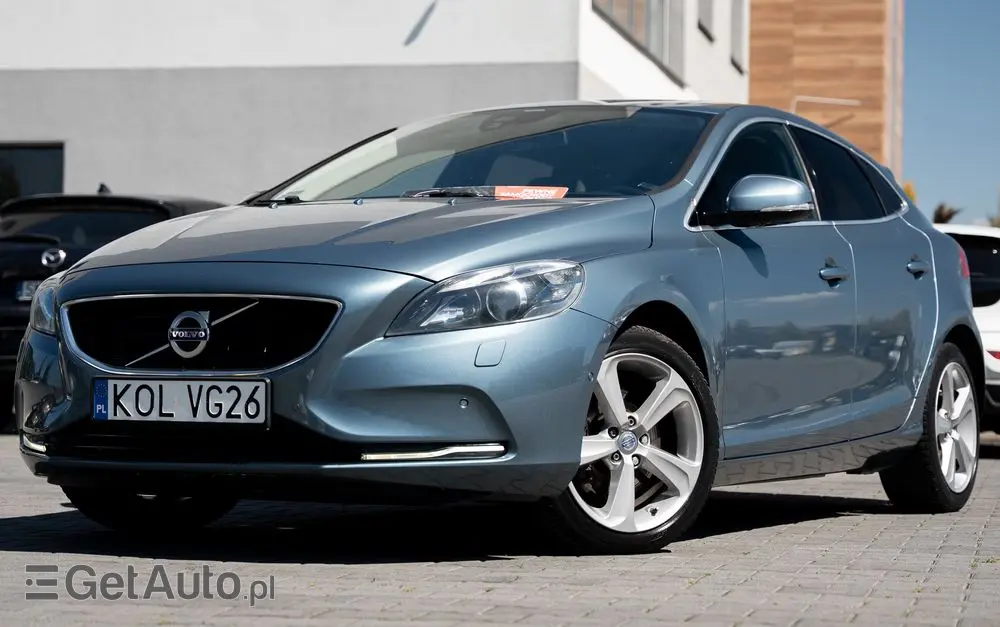 VOLVO V40 T3