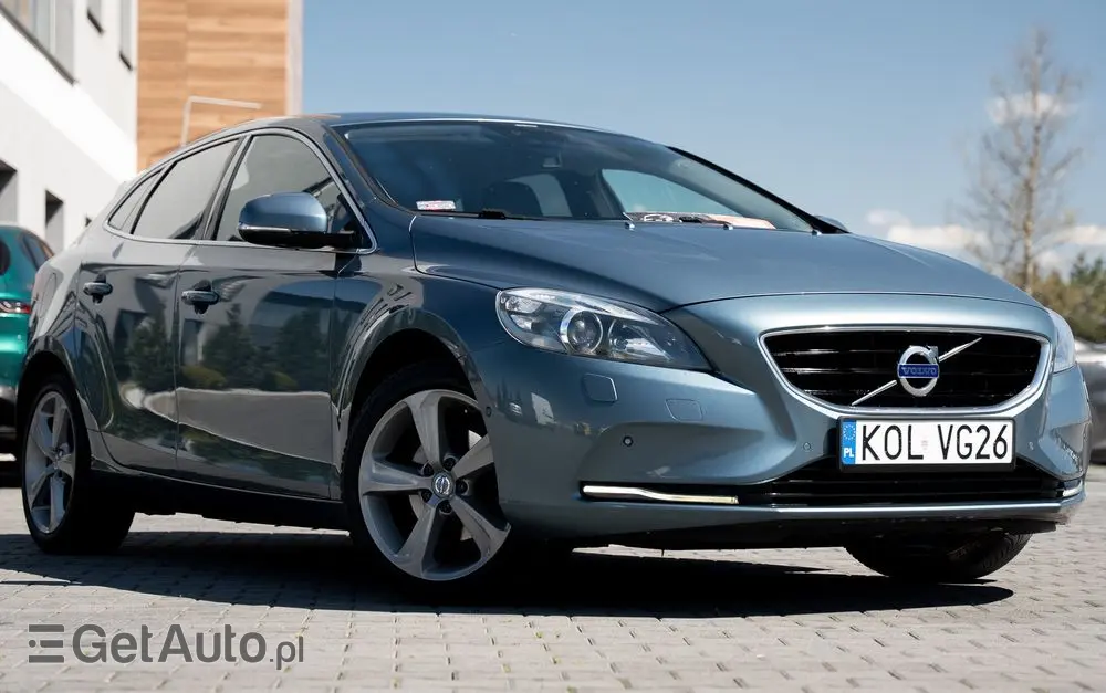 VOLVO V40 T3