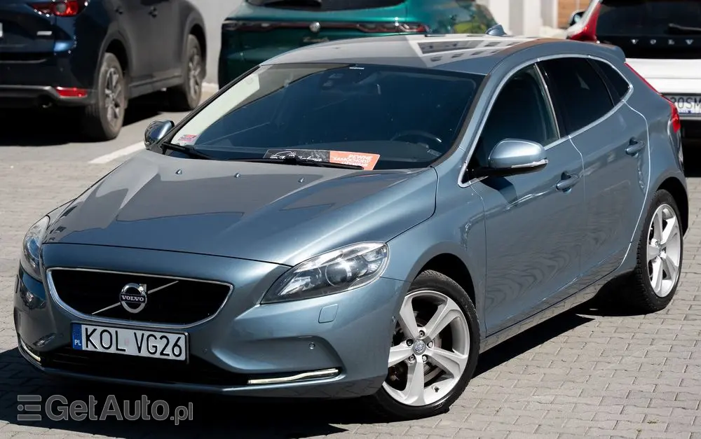 VOLVO V40 T3