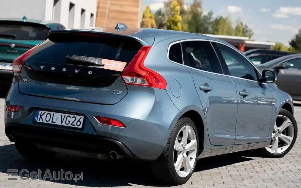 VOLVO V40 T3