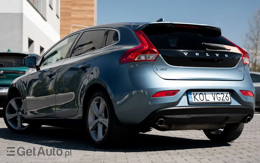 VOLVO V40 T3