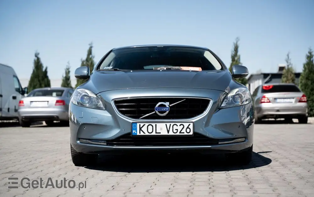 VOLVO V40 T3