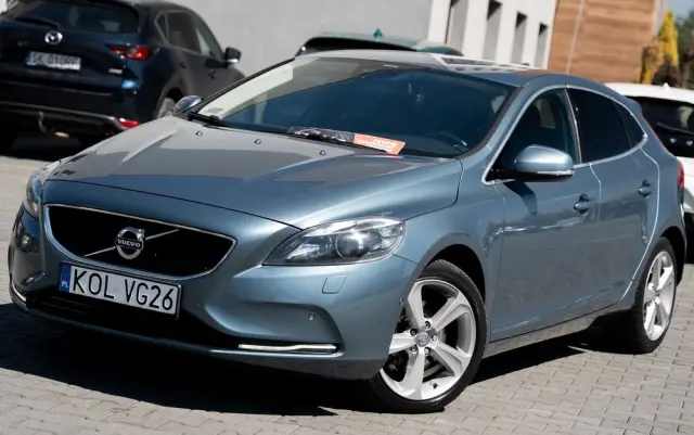 VOLVO V40 T3
