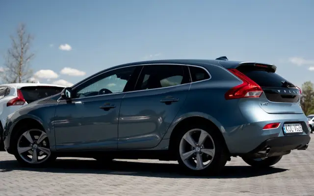 VOLVO V40 T3