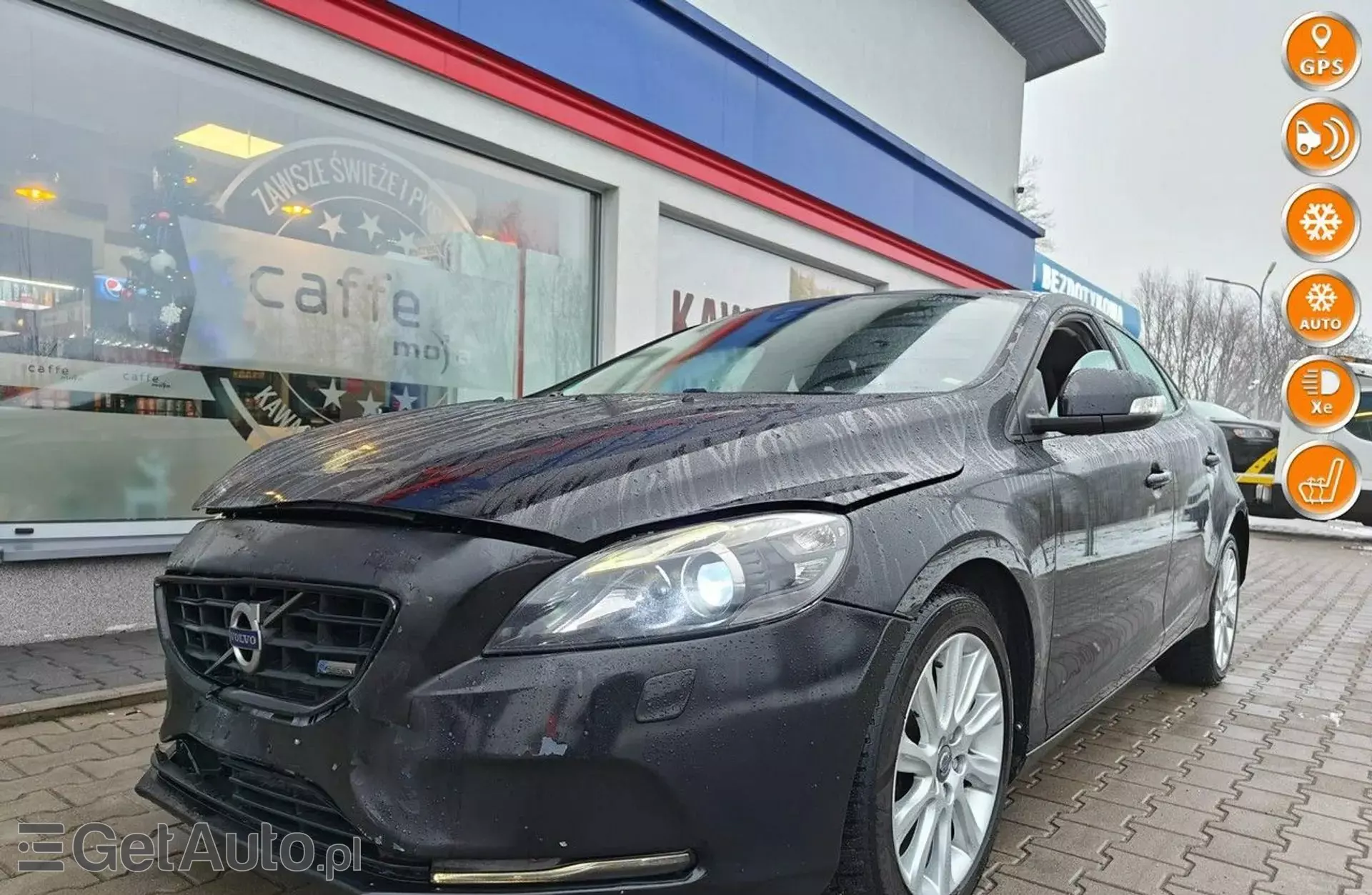 VOLVO V40 