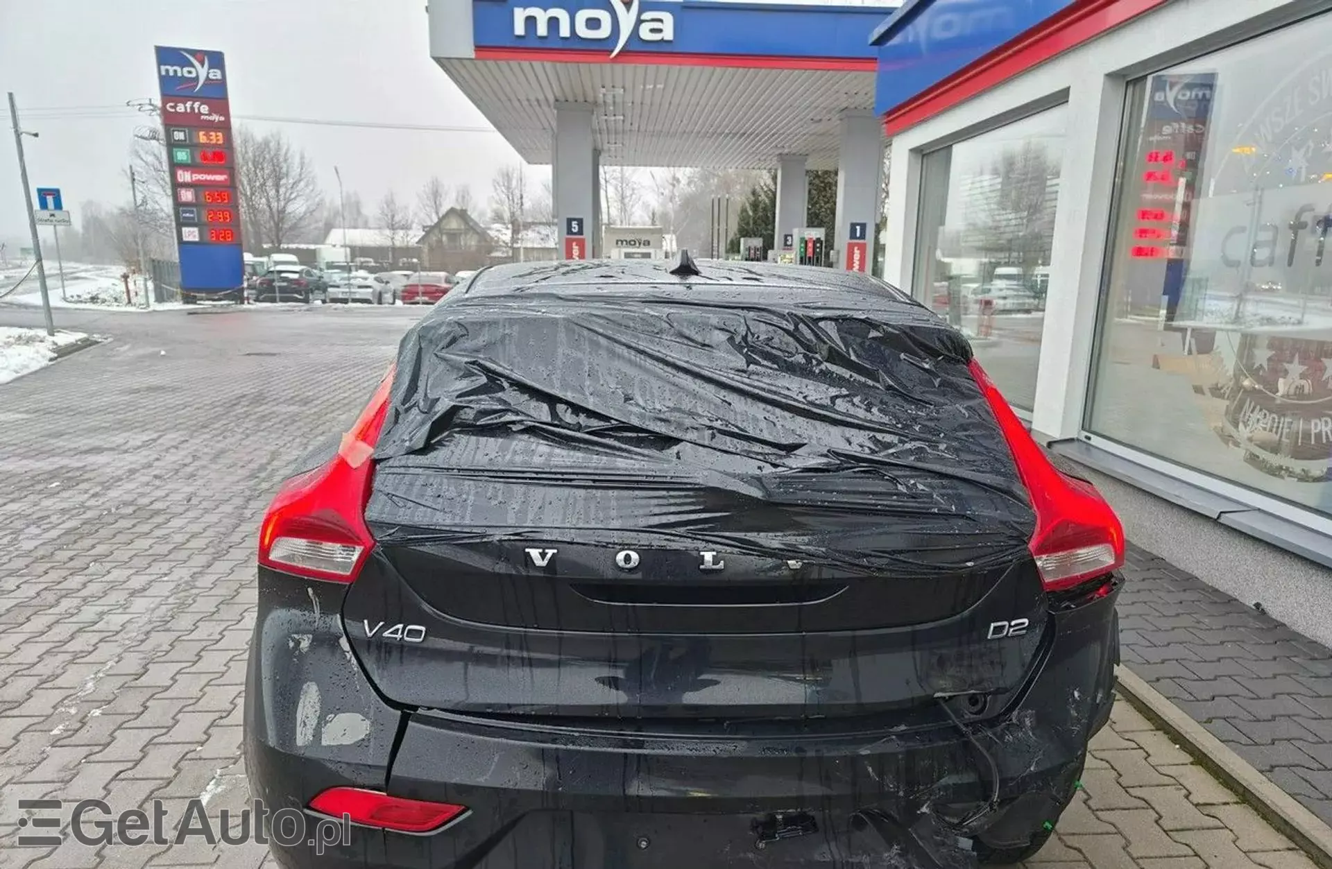 VOLVO V40 
