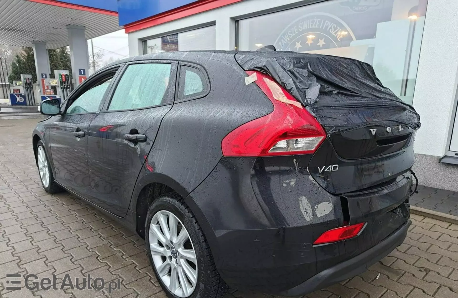 VOLVO V40 