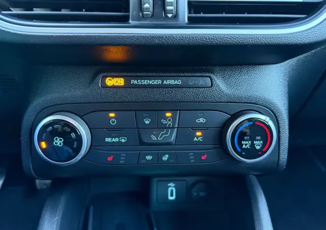 FORD Focus Turnier 1.5 EcoBlue Start-Stopp-System TITANIUM