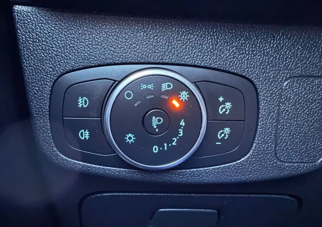 FORD Focus Turnier 1.5 EcoBlue Start-Stopp-System TITANIUM