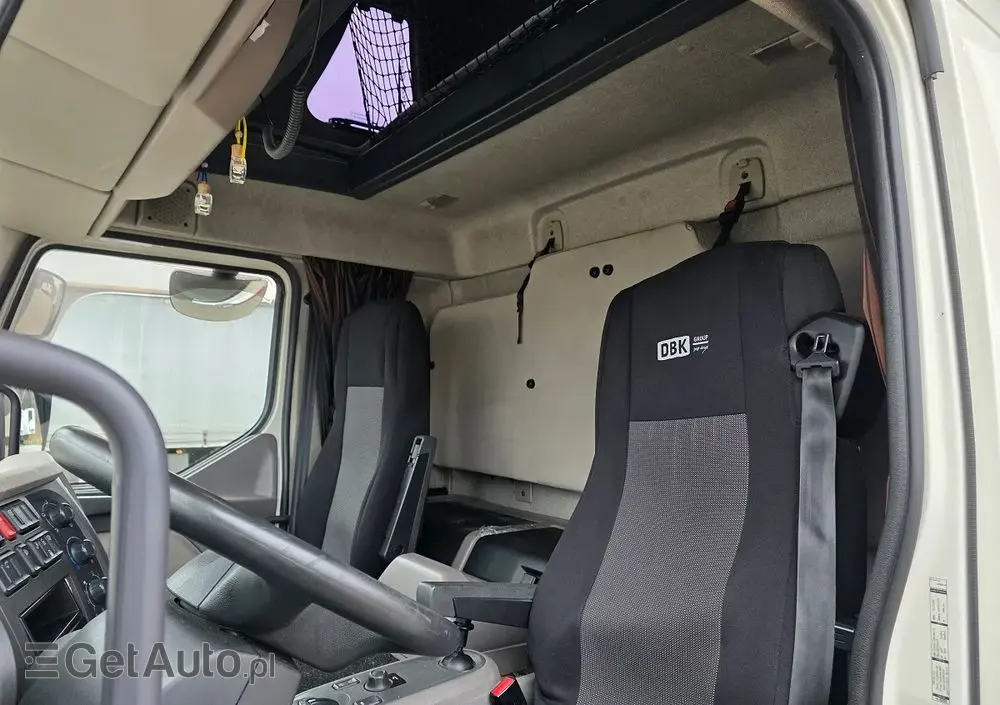 DAF LF 12/260 ZESTAW TANDEM  PRZEJAZDOWY 120m2 SALON PL. 