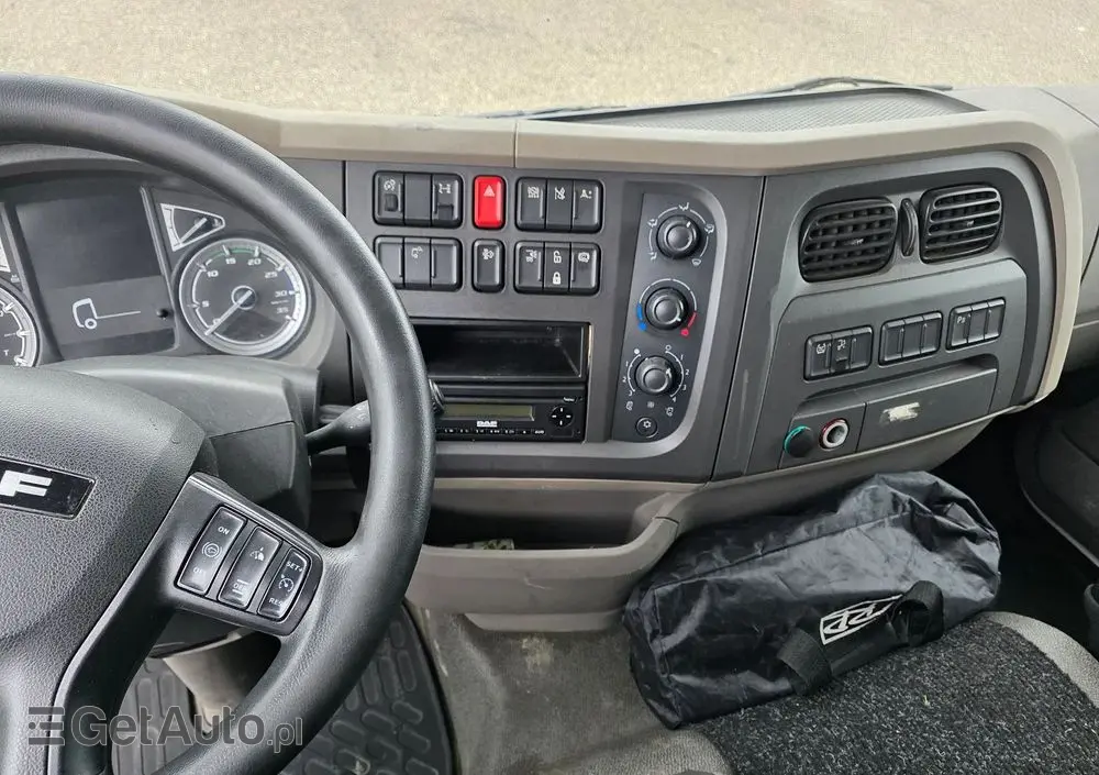 DAF LF 12/260 ZESTAW TANDEM  PRZEJAZDOWY 120m2 SALON PL. 