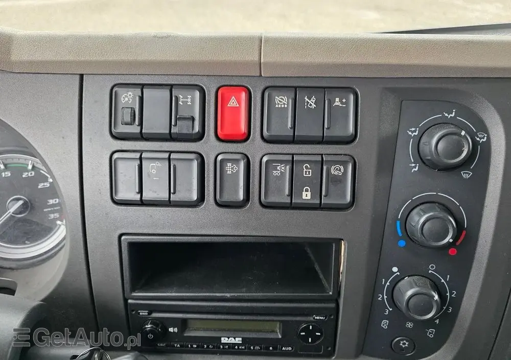 DAF LF 12/260 ZESTAW TANDEM  PRZEJAZDOWY 120m2 SALON PL. 