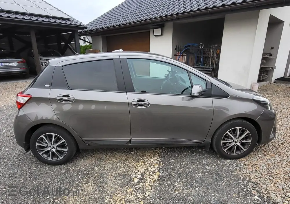 TOYOTA Yaris 1.5 Comfort