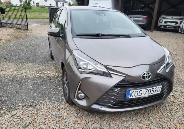 TOYOTA Yaris 1.5 Comfort