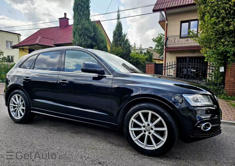 AUDI Q5 