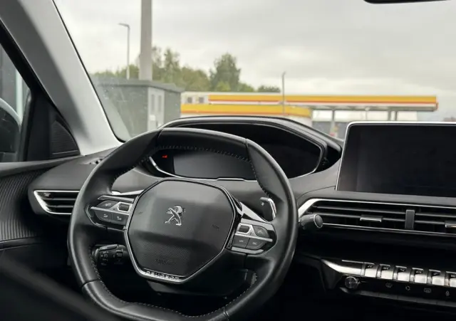 PEUGEOT 5008 1.5 BlueHDi Active S&S EAT8
