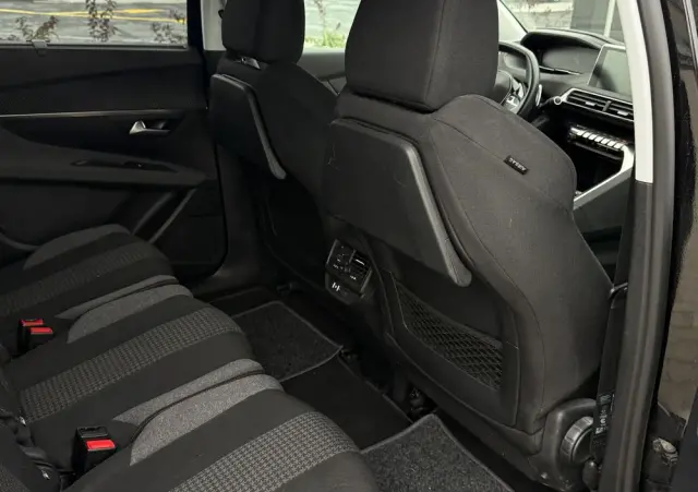 PEUGEOT 5008 1.5 BlueHDi Active S&S EAT8