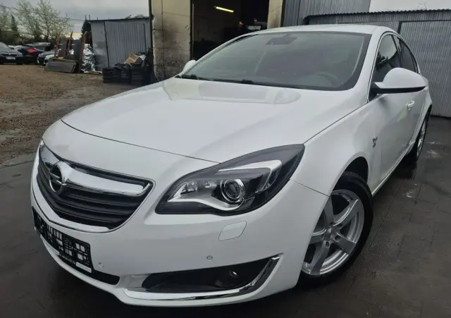 OPEL Insignia 