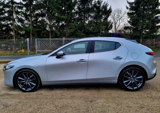 MAZDA 3 SKYACTIV-G 2.0 M-Hybrid DRIVE