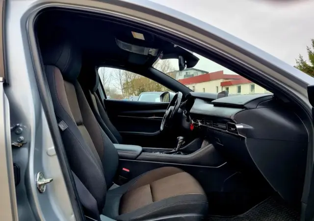 MAZDA 3 SKYACTIV-G 2.0 M-Hybrid DRIVE