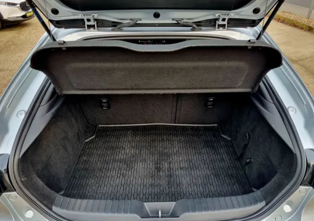 MAZDA 3 SKYACTIV-G 2.0 M-Hybrid DRIVE