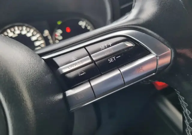 MAZDA 3 SKYACTIV-G 2.0 M-Hybrid DRIVE