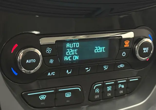 FORD Kuga 2.0 TDCi 4x4 Titanium
