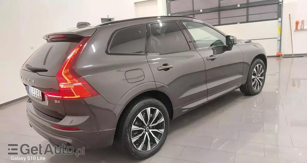 VOLVO XC 60 B4 D Plus Dark