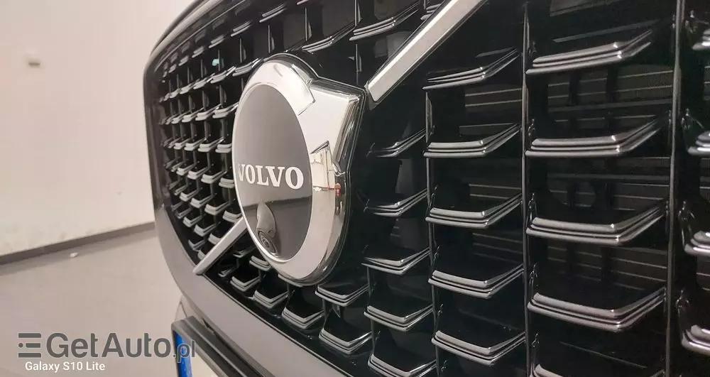 VOLVO XC 60 B4 D Plus Dark