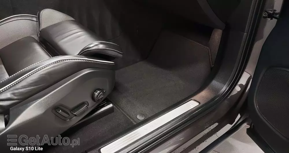 VOLVO XC 60 B4 D Plus Dark