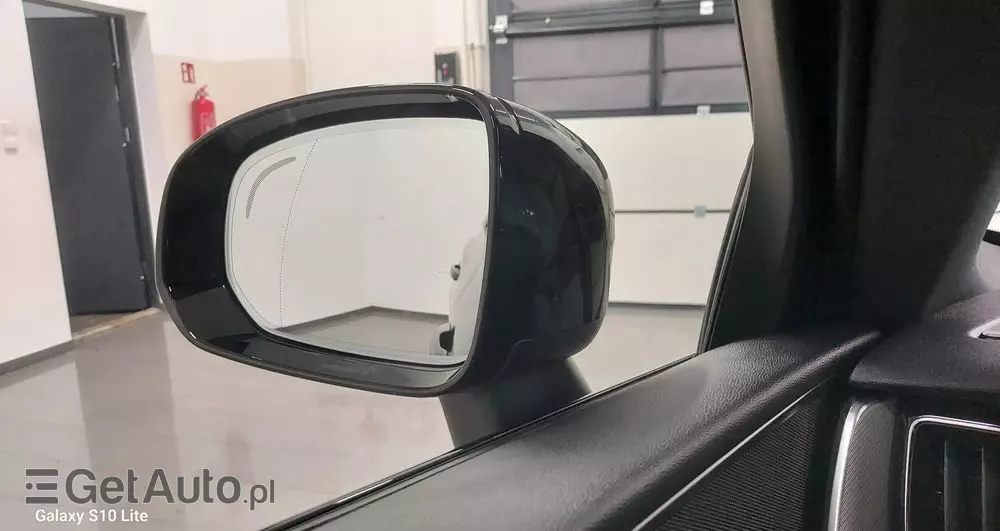 VOLVO XC 60 B4 D Plus Dark